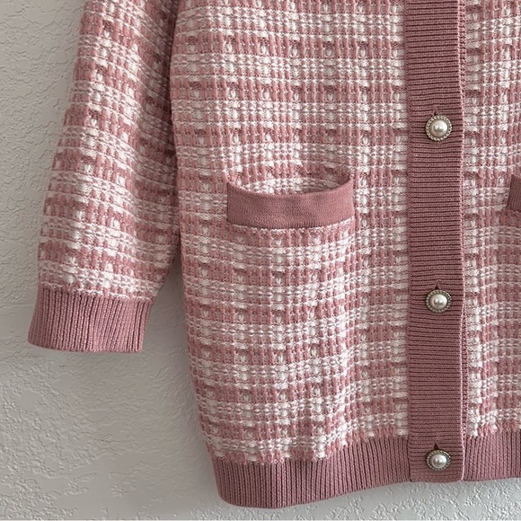 Aritzia Babaton Pink White V-neck Textured Knit Oversized Cozy Chic Cardigan - Picture 3 of 7